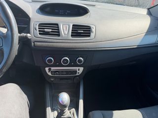 Renault Megane 2015-thumb-8