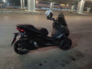 Piaggio MP3 300 2025 HPE DEEP BLACK-thumb-8