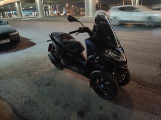 Piaggio MP3 300 2025 HPE DEEP BLACK-thumb-6