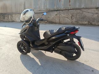 Piaggio MP3 300 2025 HPE DEEP BLACK-thumb-3