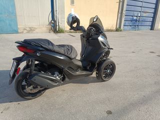 Piaggio MP3 300 2025 HPE DEEP BLACK-thumb-4