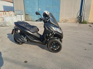 Piaggio MP3 300 2025 HPE DEEP BLACK-thumb-2