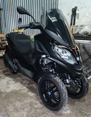 Piaggio MP3 300 2025 HPE DEEP BLACK
