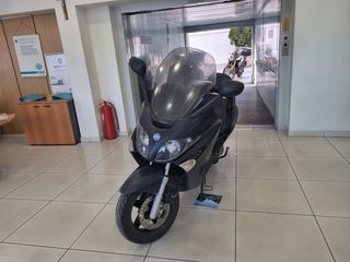 Piaggio XEvo 250 2016-thumb-1
