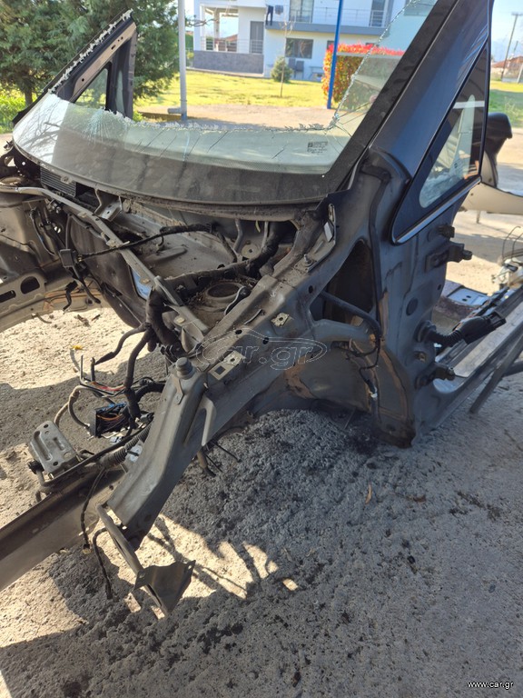 Opel corsa Eσασια κολονες