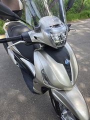 Piaggio Beverly 400 2021-thumb-9
