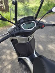 Piaggio Beverly 400 2021-thumb-11