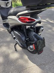 Piaggio Beverly 400 2021-thumb-15