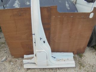 Μεσαία Κολώνα Δεξιά NISSAN VANETTE NV 200 (2009-...)