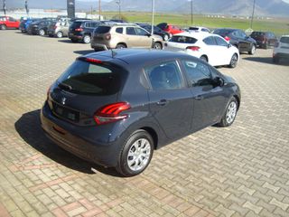 Peugeot 208 2019-thumb-4