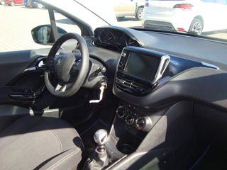 Peugeot 208 2019-thumb-7