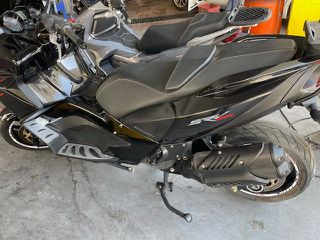 Aprilia SRV 850 2015-thumb-2
