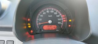 Nissan Pixo 2011-thumb-8
