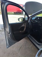 Peugeot 2008 2016-thumb-29