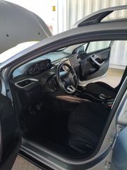 Peugeot 2008 2016-thumb-30