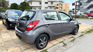 Hyundai i 20 2011 1.2 EDITION FIFA-thumb-3