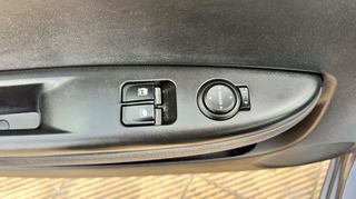 Hyundai i 20 2011 1.2 EDITION FIFA-thumb-11
