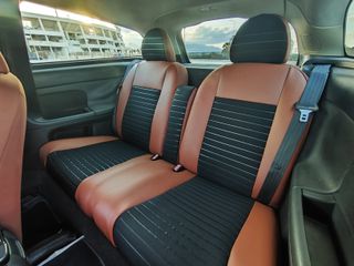 Volvo C30 2011 R design 6speed-thumb-8