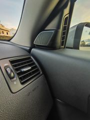 Volvo C30 2011 R design 6speed-thumb-13