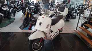 Vespa GTS Super 300 2012-thumb-2