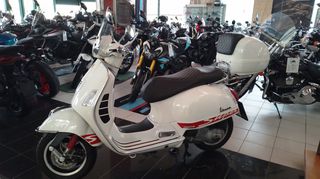 Vespa GTS Super 300 2012-thumb-3