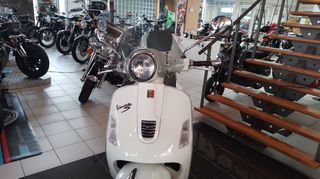 Vespa GTS Super 300 2012-thumb-6