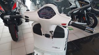 Vespa GTS Super 300 2012-thumb-7
