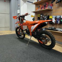 KTM 250 EXC 2025 Champion Edition-thumb-3