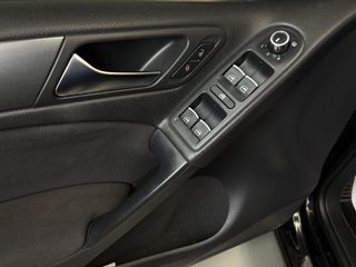 Volkswagen Golf 2011 1.6TDi (από 87€/μήνα)-thumb-19