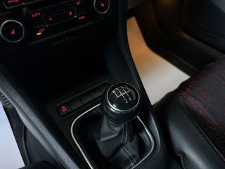 Volkswagen Golf 2011 1.6TDi (από 87€/μήνα)-thumb-31