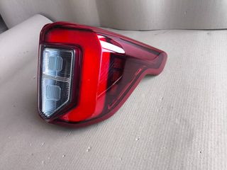 Φαναρι πισω δεξι γνησιο μεταχειρισμενο Ford Explorer 2020-2024