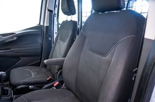 Ford Transit Courier 2023-thumb-18