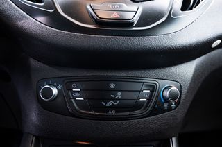 Ford Transit Courier 2023-thumb-24