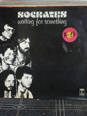 vinylio socrates waithing for something