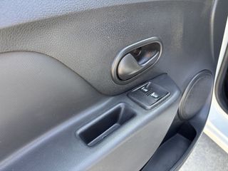 Dacia Sandero 2018-thumb-16