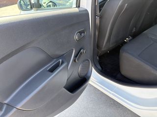 Dacia Sandero 2018-thumb-17