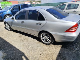 Mercedes-Benz C 200 2004-thumb-2