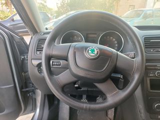 Skoda Yeti 2011 1.8 TSI EXPERIENCE 4X4-thumb-11