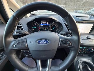 Ford C-Max 2017-thumb-1