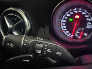 Mercedes-Benz GLA 200 2017 GLA 200-thumb-10