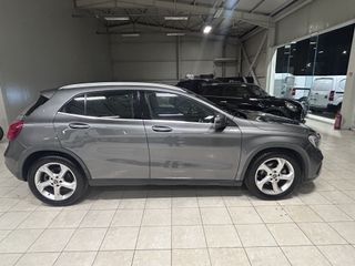 Mercedes-Benz GLA 200 2017 GLA 200-thumb-4