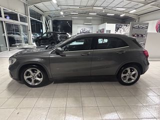 Mercedes-Benz GLA 200 2017 GLA 200-thumb-2