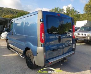 Renault Trafic 2013-thumb-6