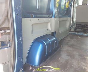 Renault Trafic 2013-thumb-17