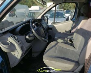 Renault Trafic 2013-thumb-23