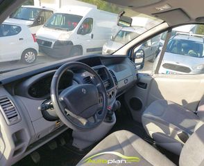Renault Trafic 2013-thumb-24