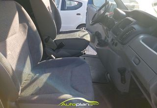 Renault Trafic 2013-thumb-25