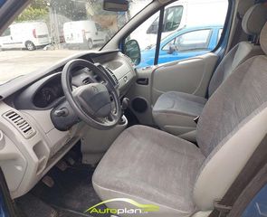 Renault Trafic 2013-thumb-31