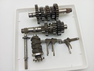 Yamaha XT 600 Ε - 2001 - Σαζμάν - μύλος - φουρκέτες κλπ.  2 γρανάζια με φθορά
