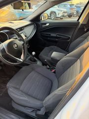Alfa Romeo Giulietta 2017-thumb-10